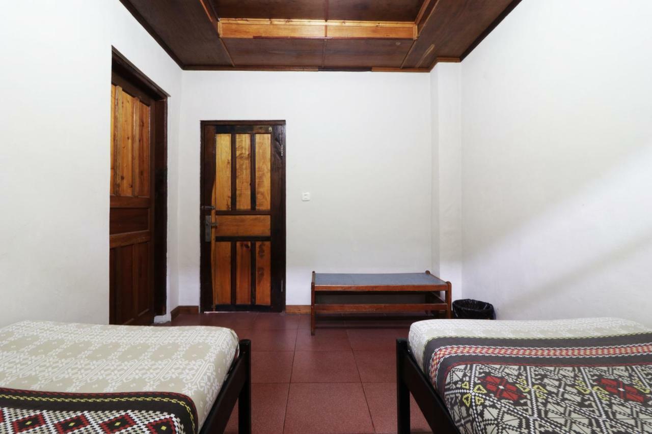 Bagus Bay Homestay Tuktuk Siadong Exterior foto