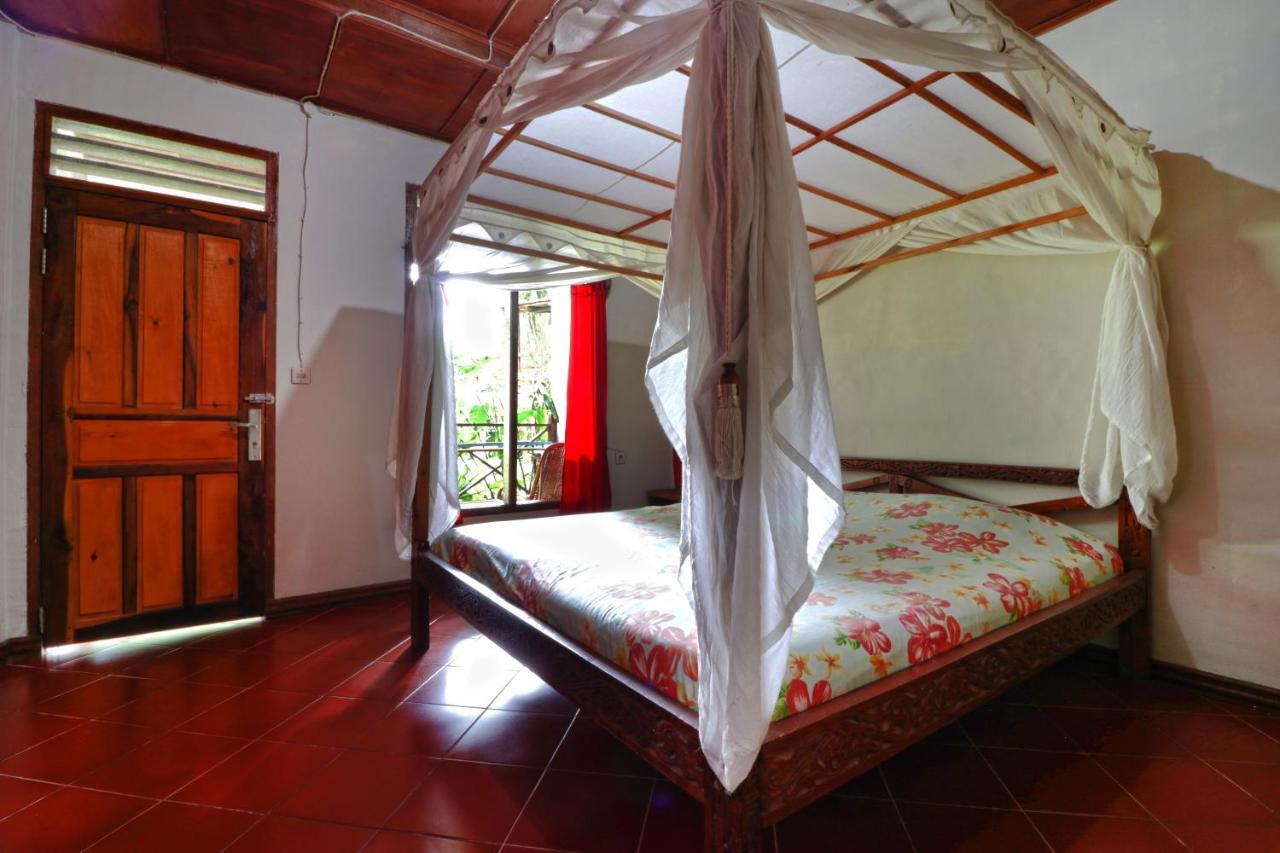 Bagus Bay Homestay Tuktuk Siadong Exterior foto
